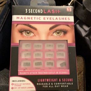 (New set)3 sets of magnetic eye lashes
